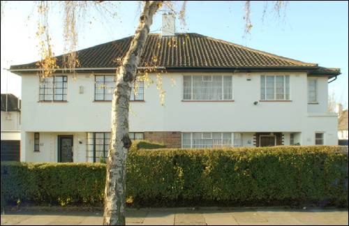 061-63 Ossulton Way